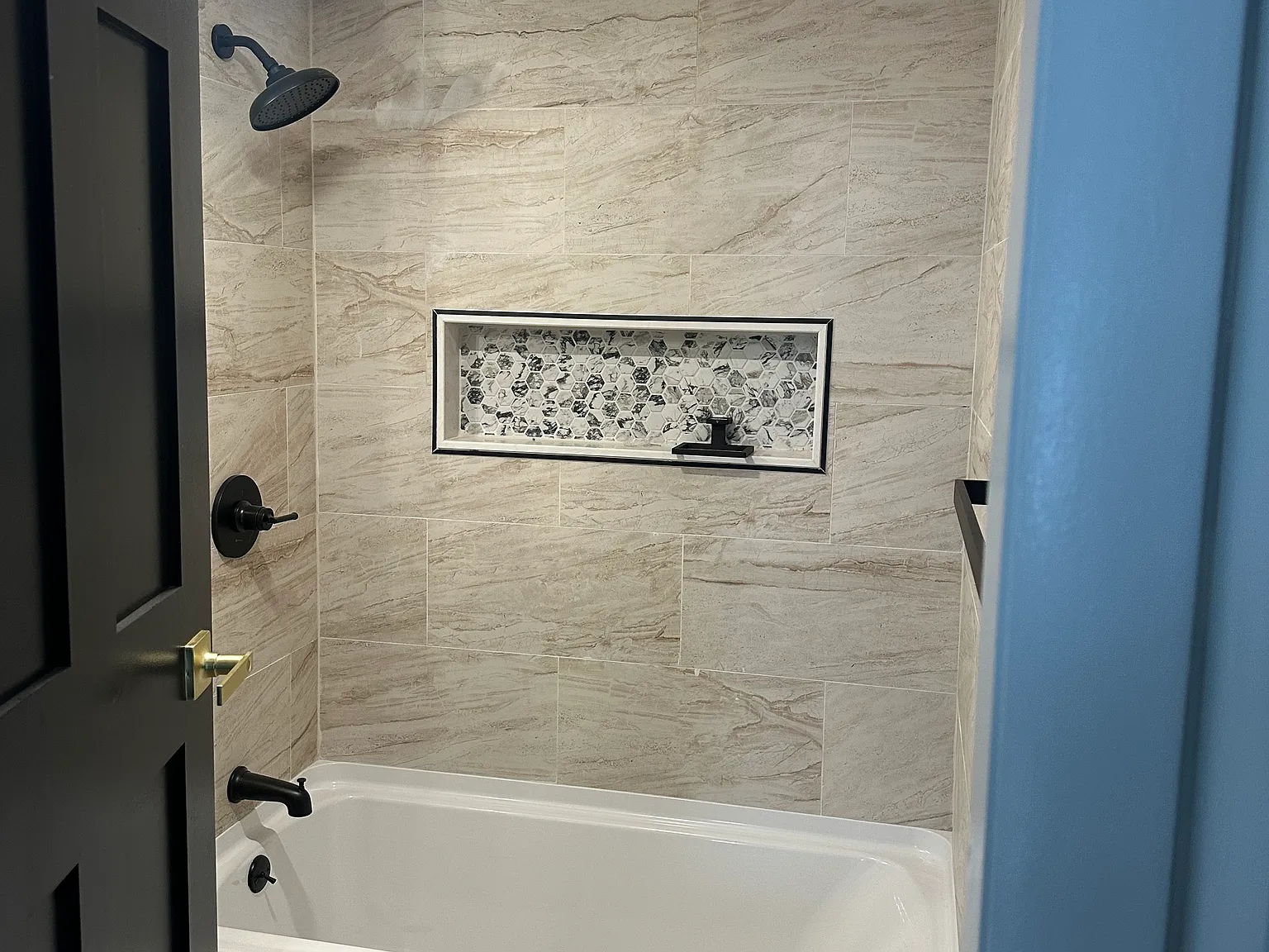 3 bed, $2,200 — Photo 3