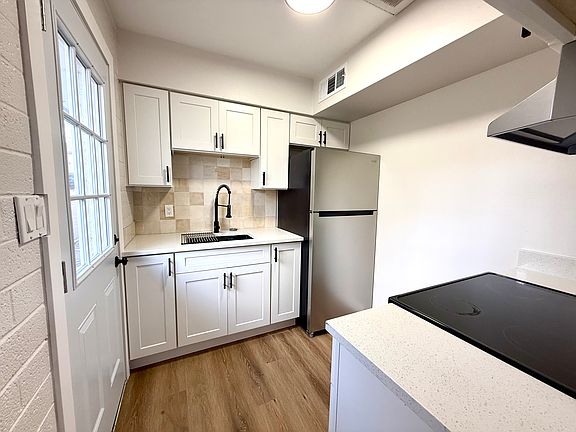 3rd image of 1225 S Ash Ave #1209-3
