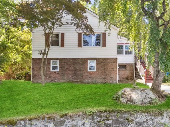 184 Lake Drive, Lake Peekskill, NY 10537