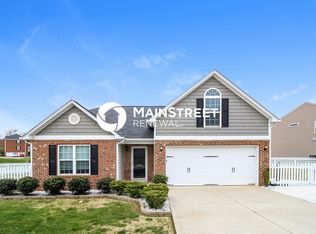 4389 Lochurst Dr, Pfafftown, NC 27040