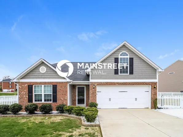 4389 Lochurst Dr, Pfafftown, NC 27040