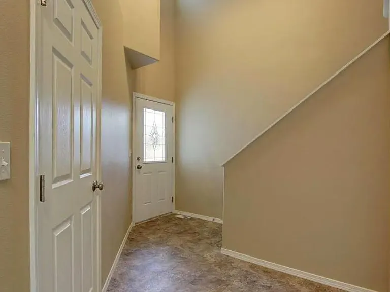 8936 Mast Cir — Photo 5
