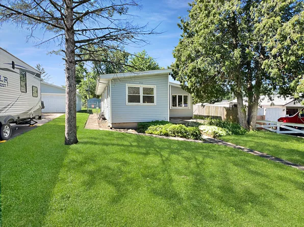 7511 Backbay Rd, Wonder Lake, IL 60097