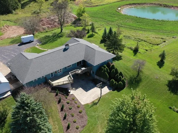 5672 North Ave, Denmark, WI 54208
