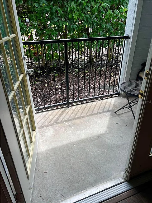 206 E South St — Photo 4
