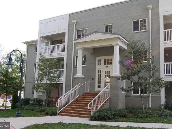 4061 S Four Mile Run Dr Unit 403, Arlington, VA 22204