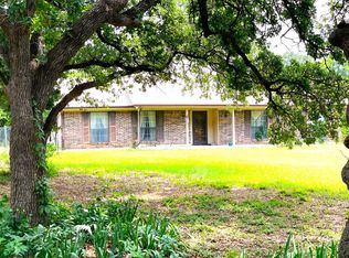 131 Woodland Dr, Burleson, TX 76028