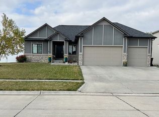 1301 Ridge Rd, Hickman, NE 68372