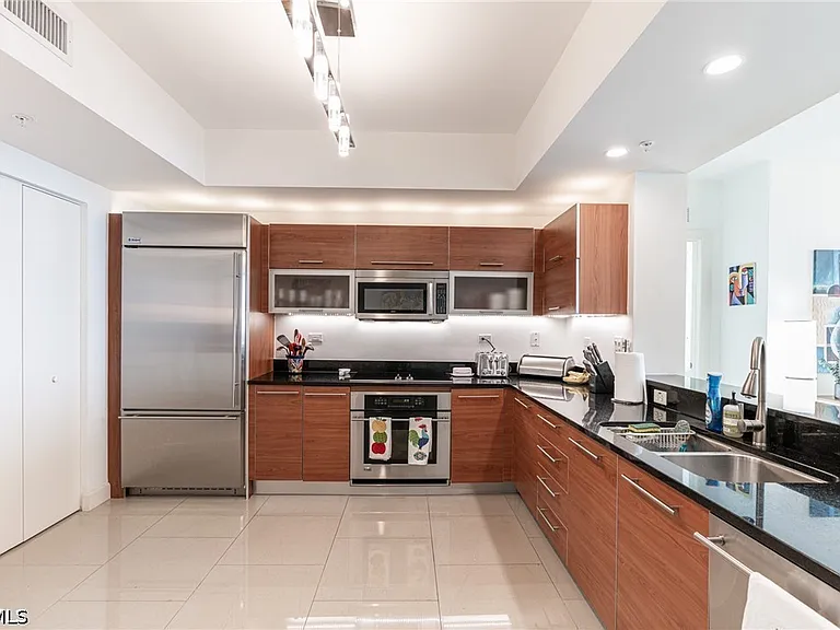 3000 Oasis Grand Blvd #801 — Photo 6
