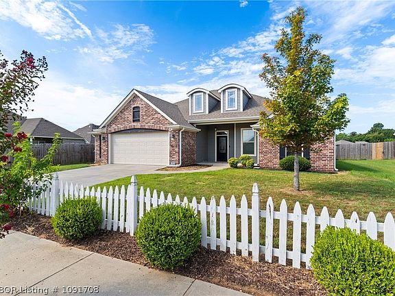 2nd image of 8912 Wildwood Way