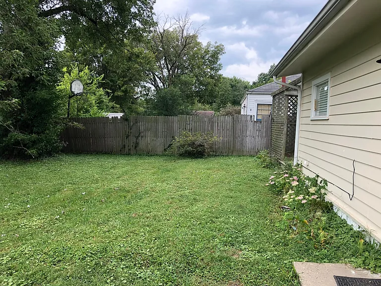 2626 Alanmede Rd — Photo 9