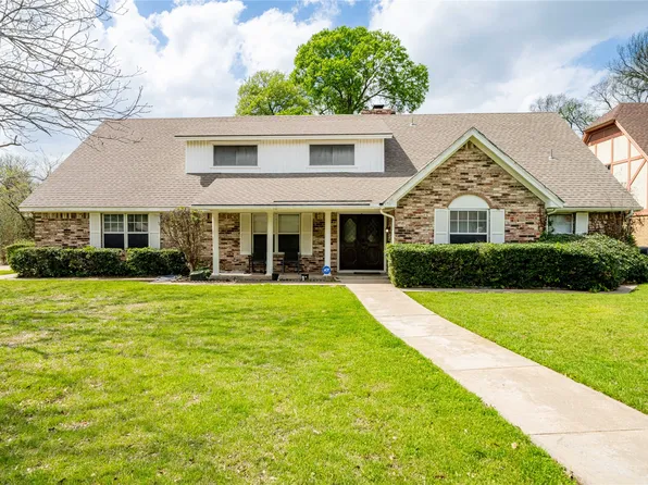 919 Green Hills Rd, Duncanville, TX 75137