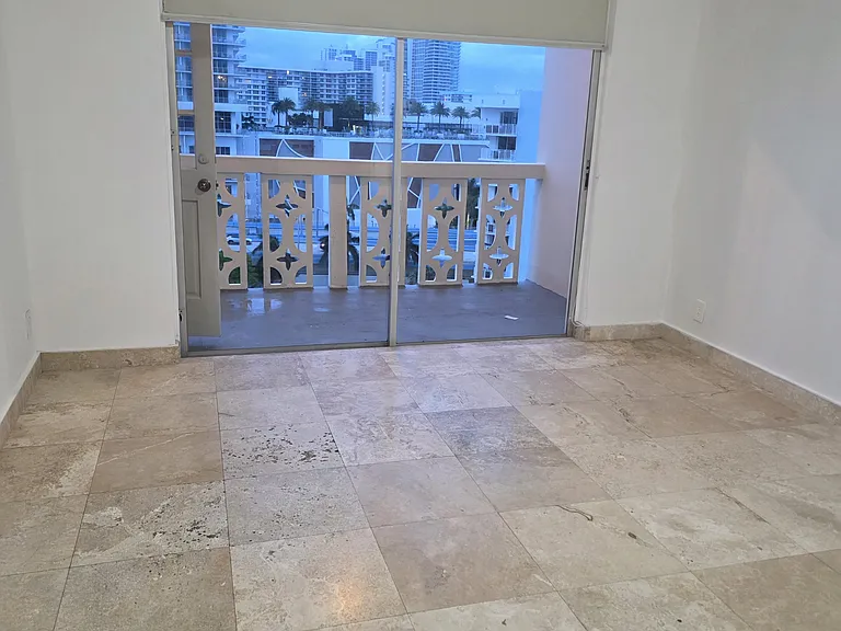 1817 S Ocean Dr #Penthouse 18 — Photo 10