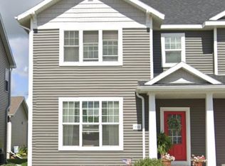 1022 Okeeffe Ave, Sun Prairie, WI 53590