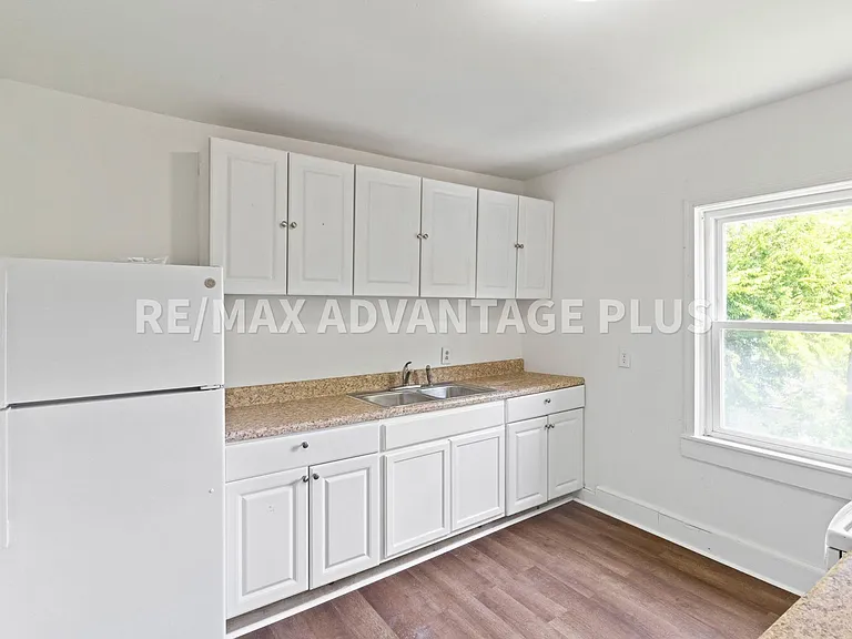 516 N Center St — Photo 16