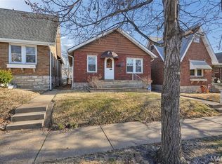 3929 Burgen Ave, Saint Louis, MO 63116