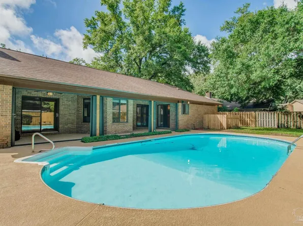 1240 Tamara Dr, Pensacola, FL 32504