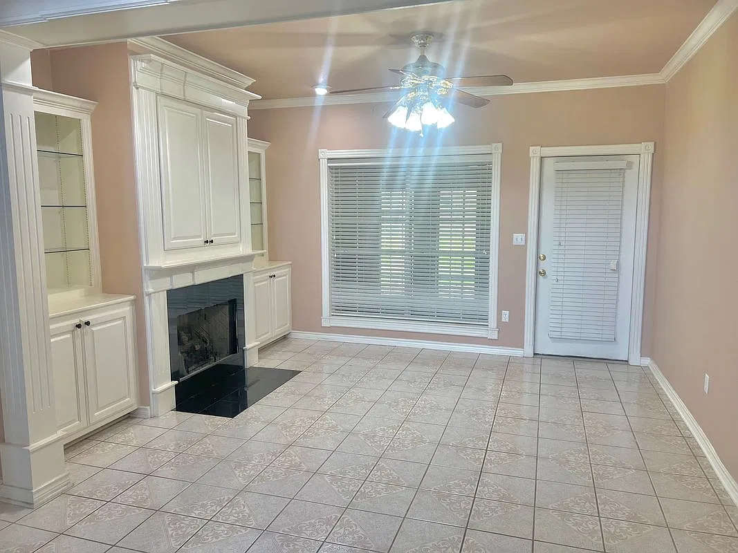 4 bed, 4.0 bath, 3191 sqft, $2,750 — Photo 2