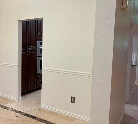 3rd image of 508 Briaroaks Dr