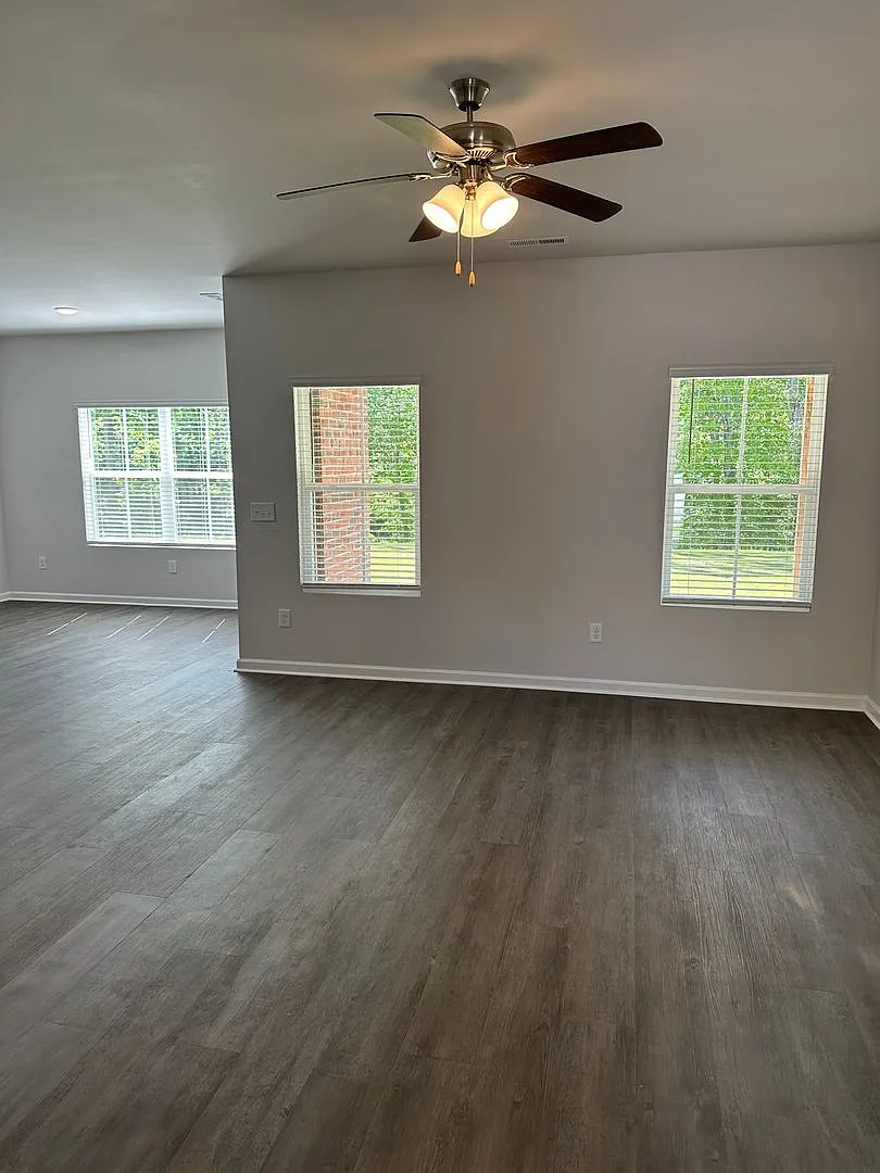 Your New Home Awaits Enjoy Modern Living in This Beautiful 3-Bed, 2.5-Bath Cullman Home! — Photo 4