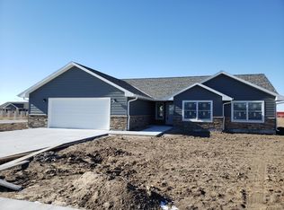 2001 Freedom Ln, Lexington, NE 68850