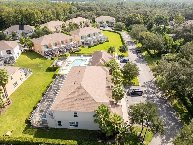 1615 Retreat Cir — Photo 9