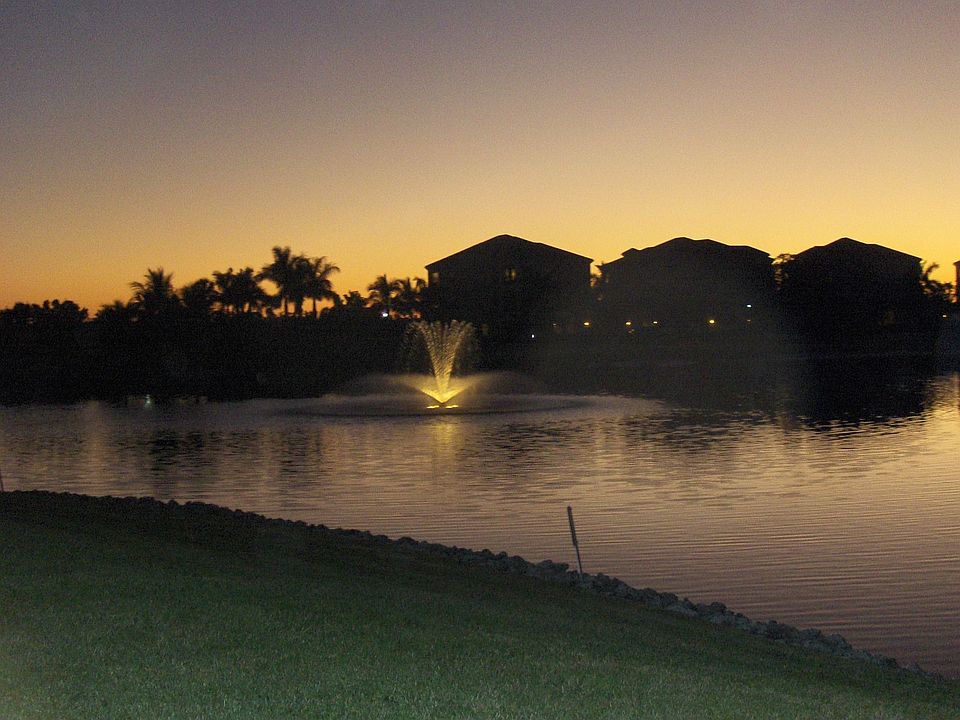 Lighted fountain view from lania