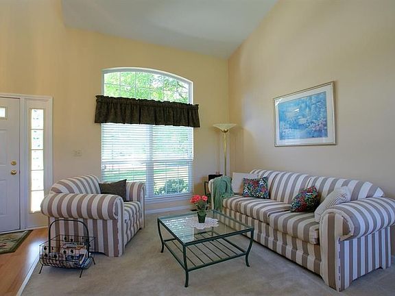 4th image of 7622 Mendocino Dr