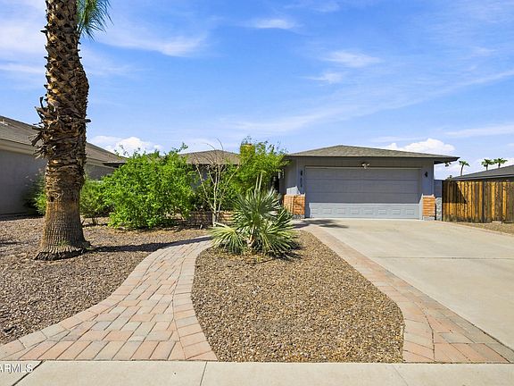 2nd image of 604 E DUNBAR Drive