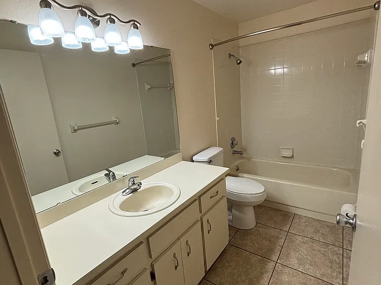 1140 Dosseywood Ln #1 — Photo 6