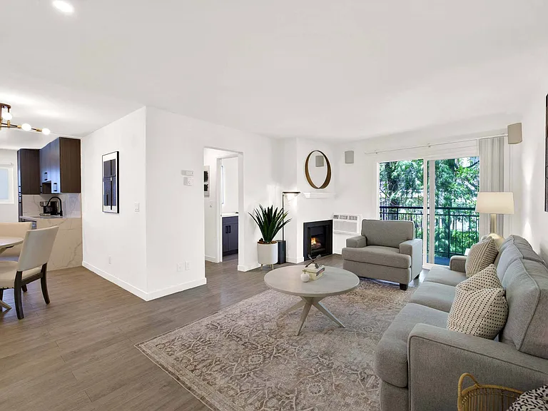 Westwood Riviera Apartments — Photo 29