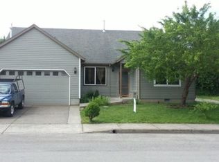 120 Bridlewood Ln, Woodburn, OR 97071