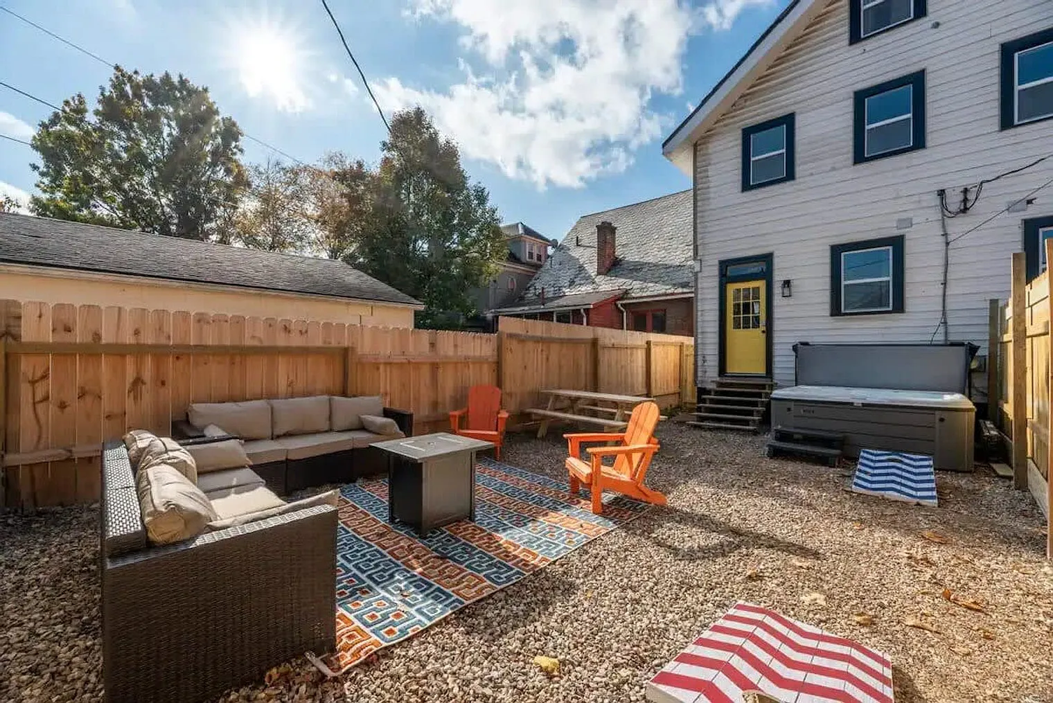 3 bed, 3.0 bath, 1593 sqft, $4,456 — Photo 4