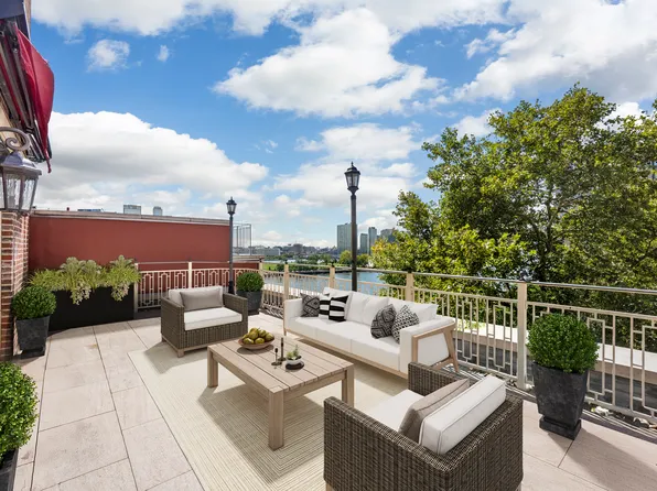 6 Sutton Square image 12 of 21