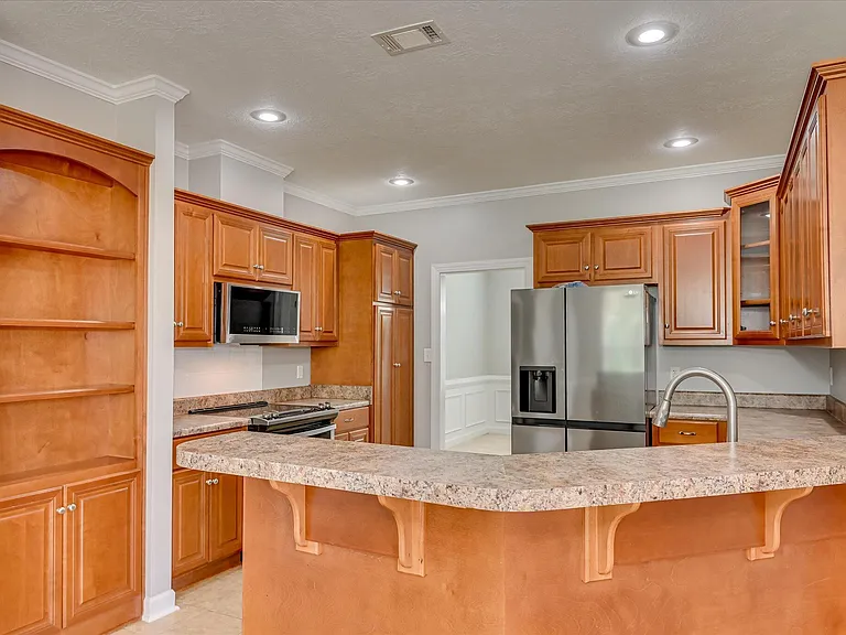 158 Kenilworth Dr — Photo 13