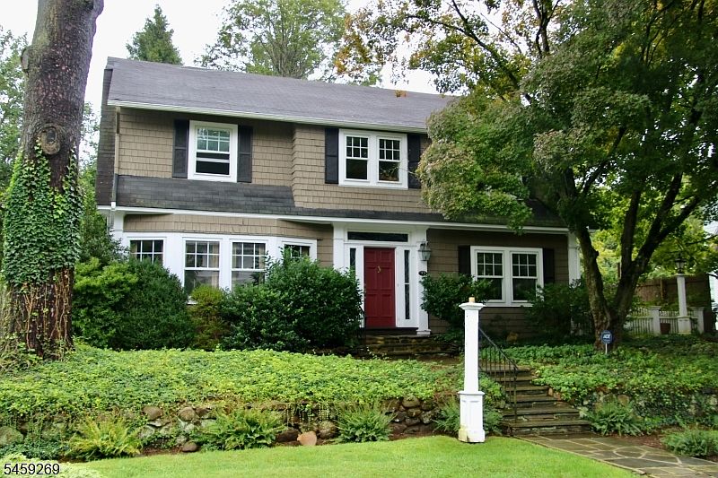 1st image of 72 Gould Pl
