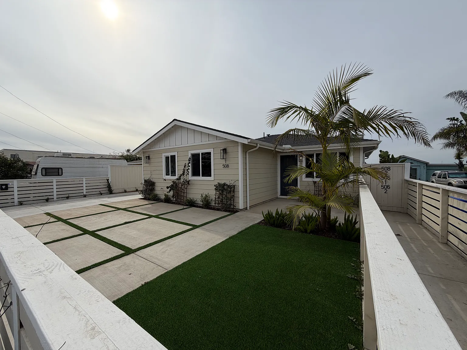 3 bed, 1300 sqft, $3,995 — Photo 3