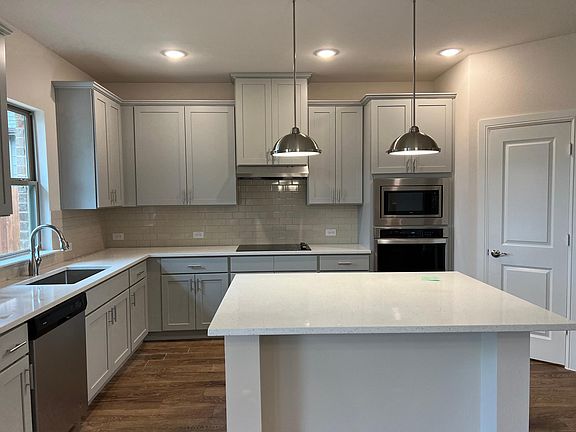 4th image of 205 Gardenia Dr
