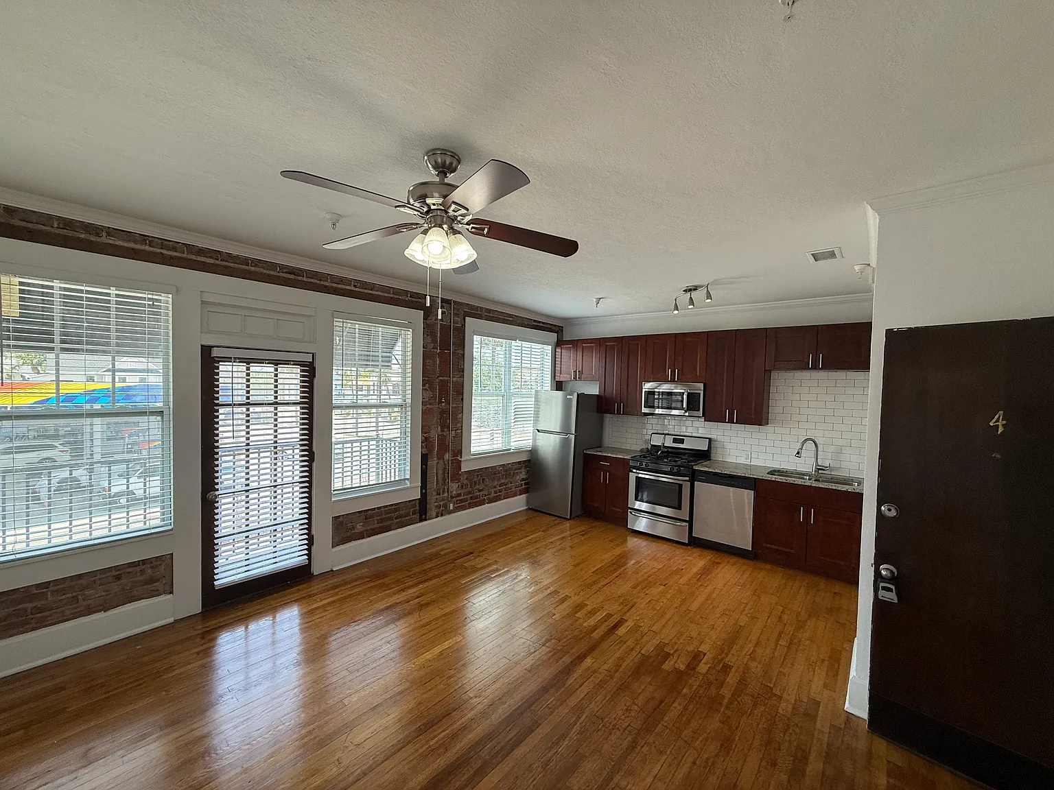 1 bed, 750 sqft, $1,895 — Photo 2