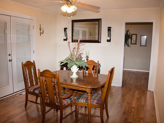 New laminate floors.