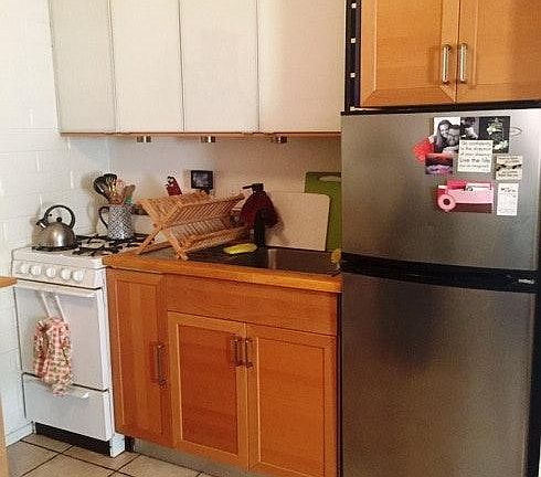 2nd image of 839 W 1st St APT B