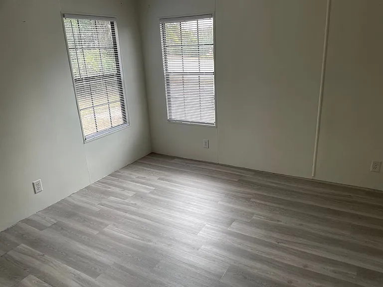 1749 N Lake Dr — Photo 8