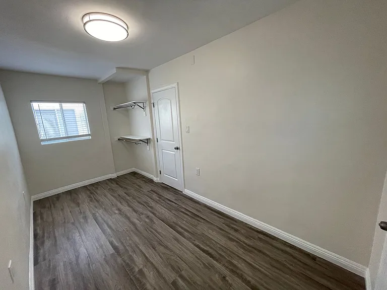 1414 S Campbell Ave — Photo 13