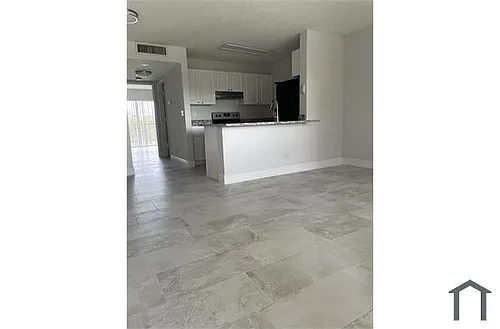 1524 Meadows Cir W #1524 Photo 1