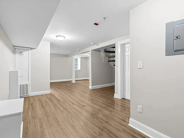 191 Everett St #2 — Photo 15