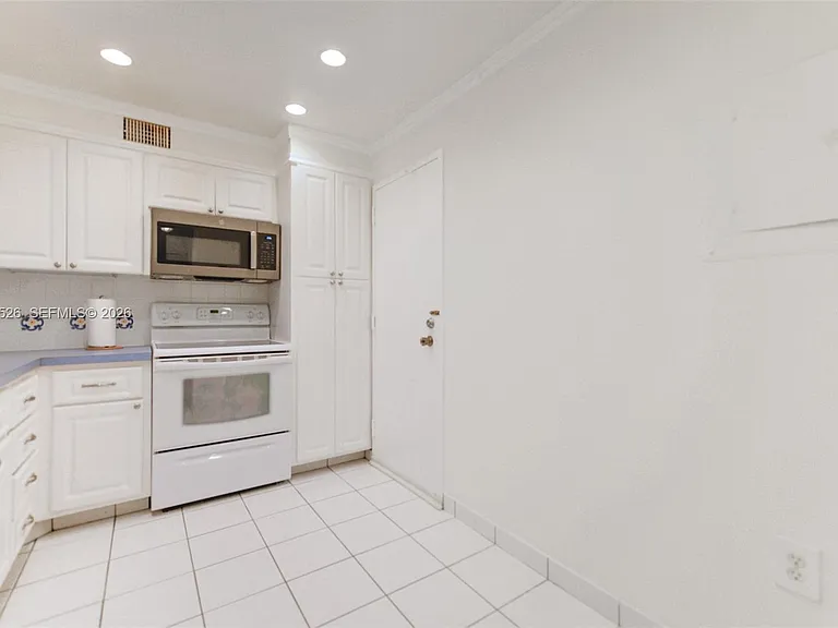 1980 S Ocean Dr #9C — Photo 13