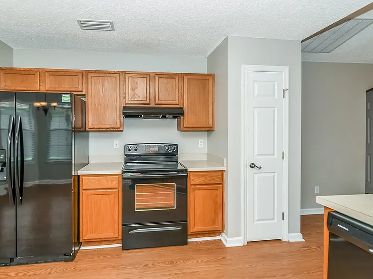 3111 Wavering Ln — Photo 7