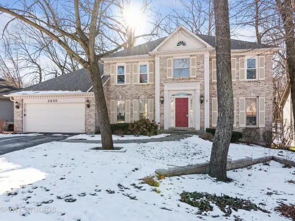 2405 River Woods Dr, Naperville, IL 60565