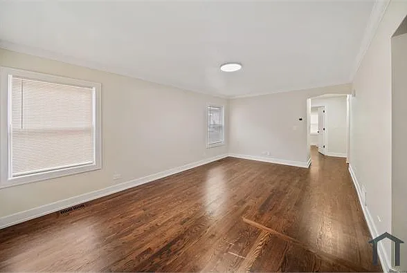 12423 S Perry Ave — Photo 2