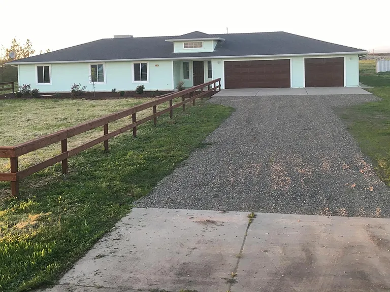 19623 Fairlane Ct — Photo 2